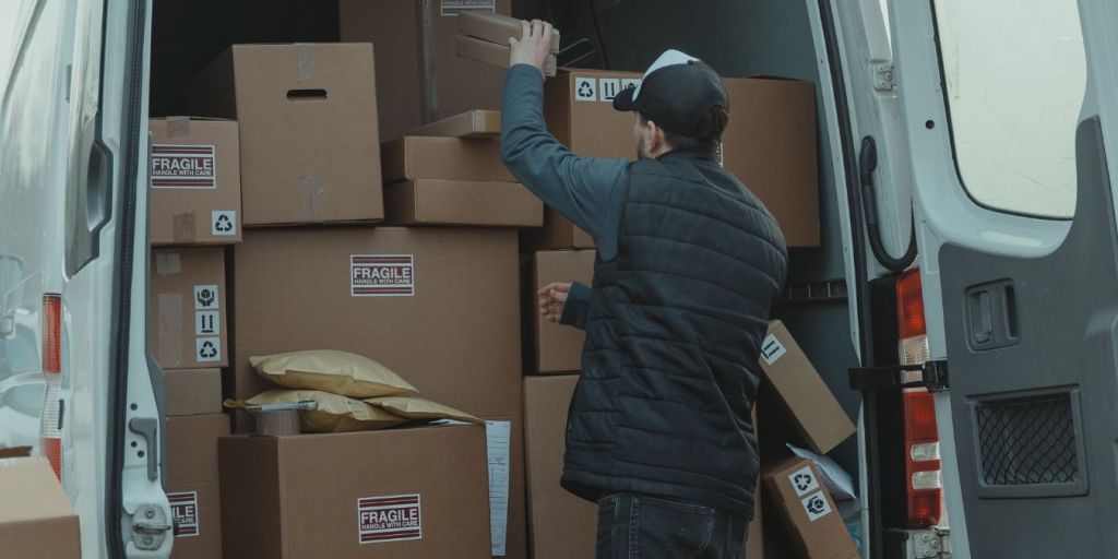 Économie du livre : 3€ ? L’illusion Amazon ? Les patrons français en embuscade ?… Ce qui change avec la « loi Darcos&nbsp;»