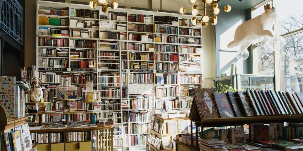 Vandalisées, menacées, perquisitionnées : les librairies sous pression 